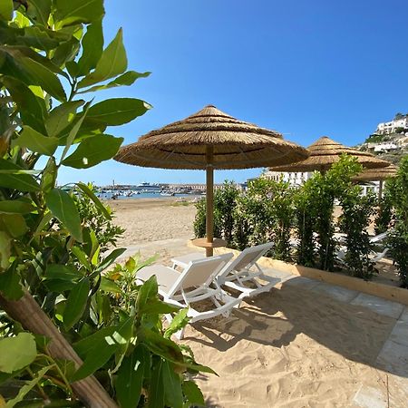 Marina Bay Beach Hotel Peschici Exteriör bild