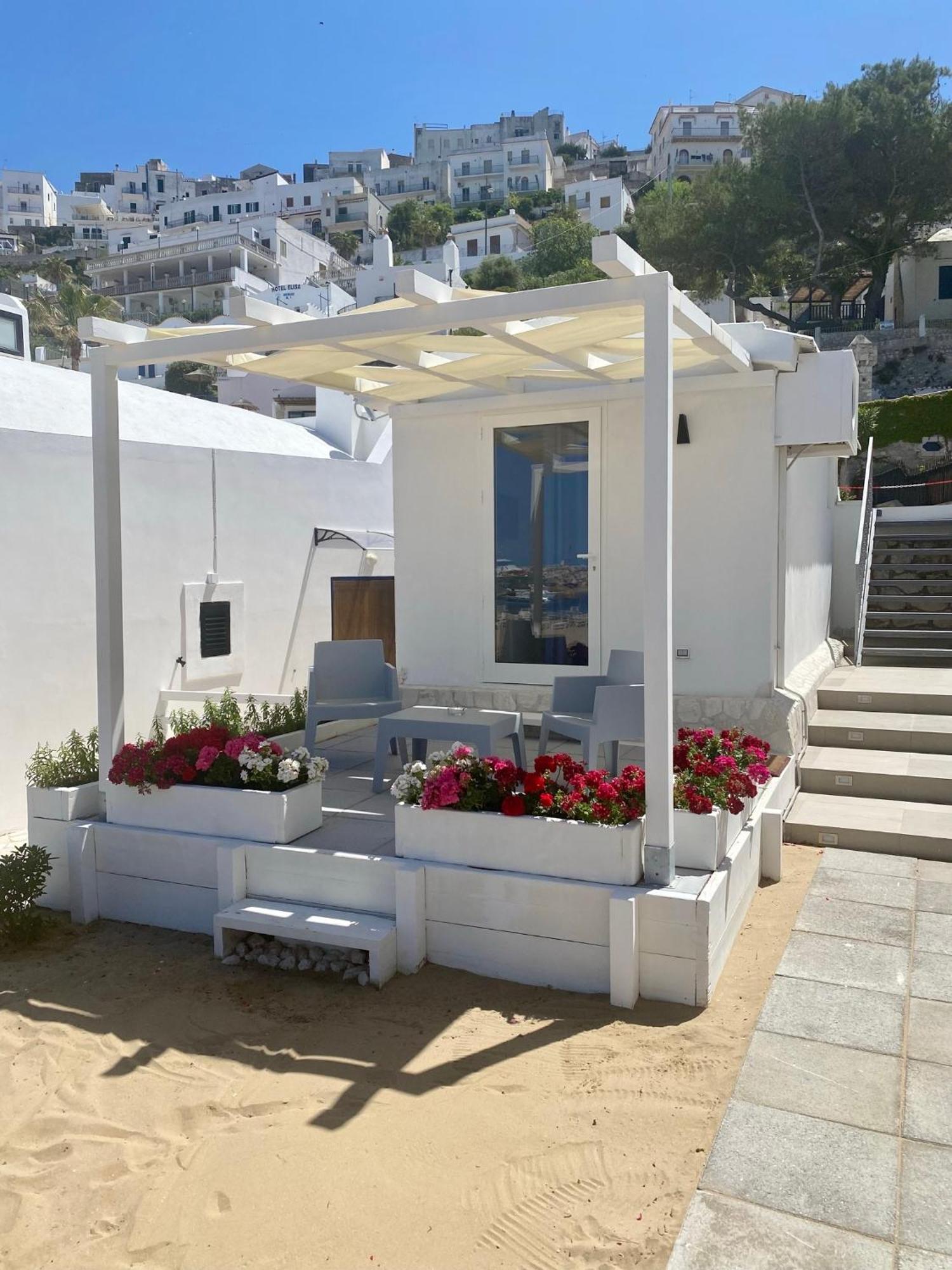 Marina Bay Beach Hotel Peschici Exteriör bild