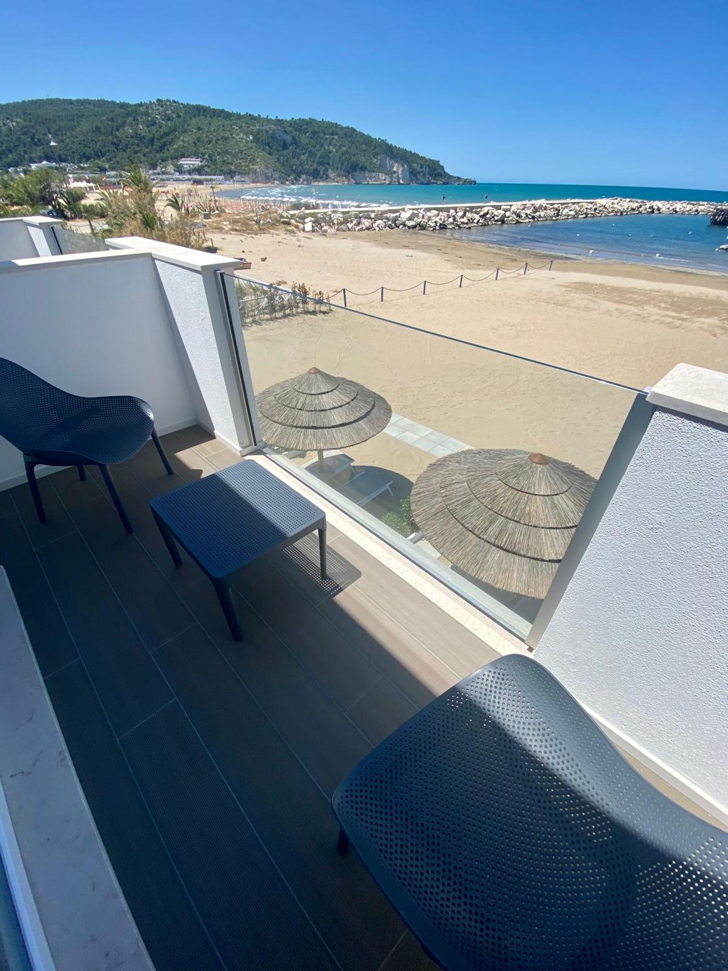 Marina Bay Beach Hotel Peschici Exteriör bild
