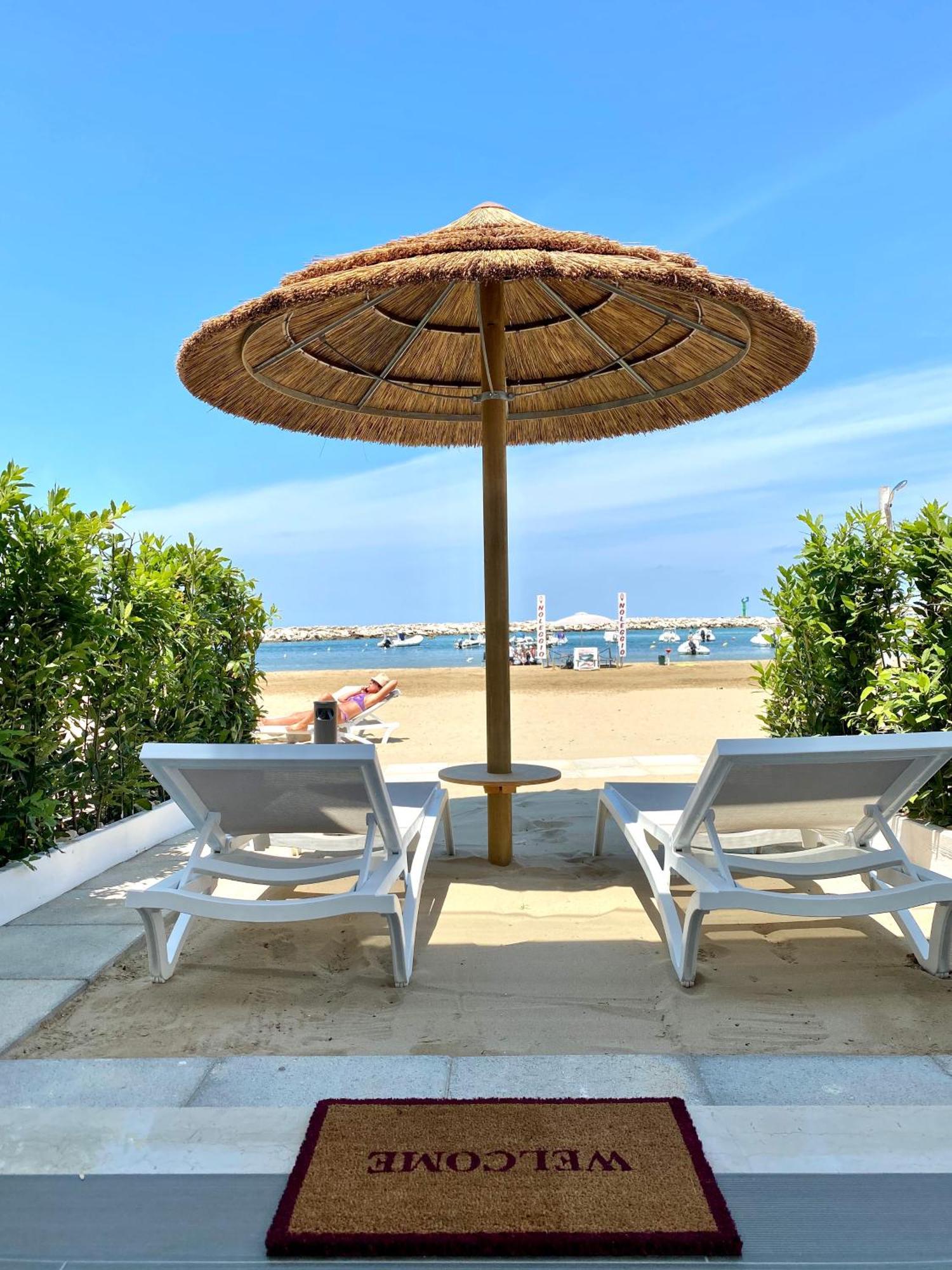 Marina Bay Beach Hotel Peschici Exteriör bild